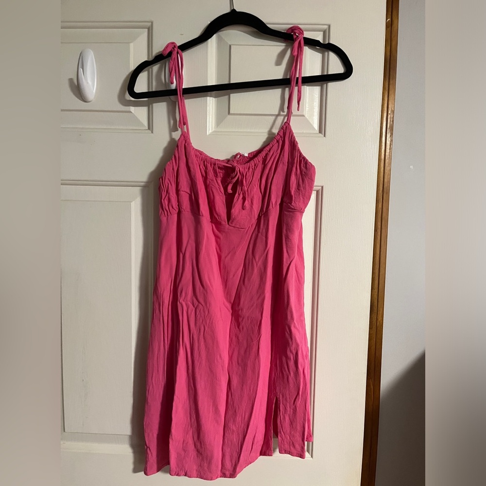 GARAGE: Short Pink Dress w Slit